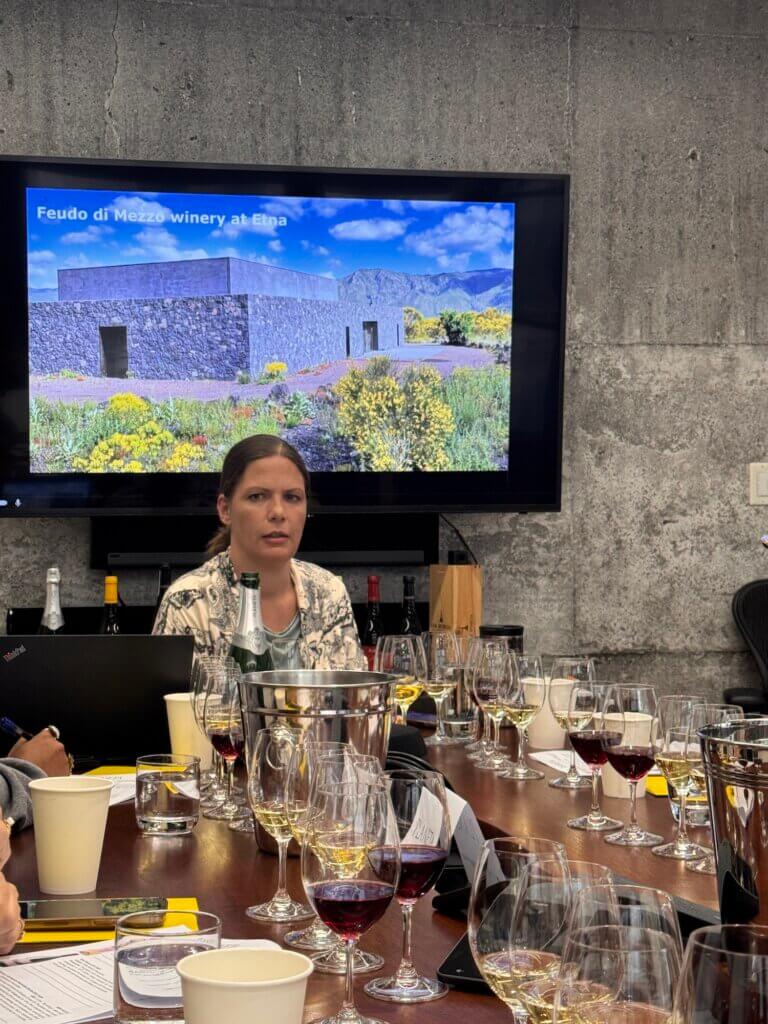 Planeta Patricia Toth leading a tasting